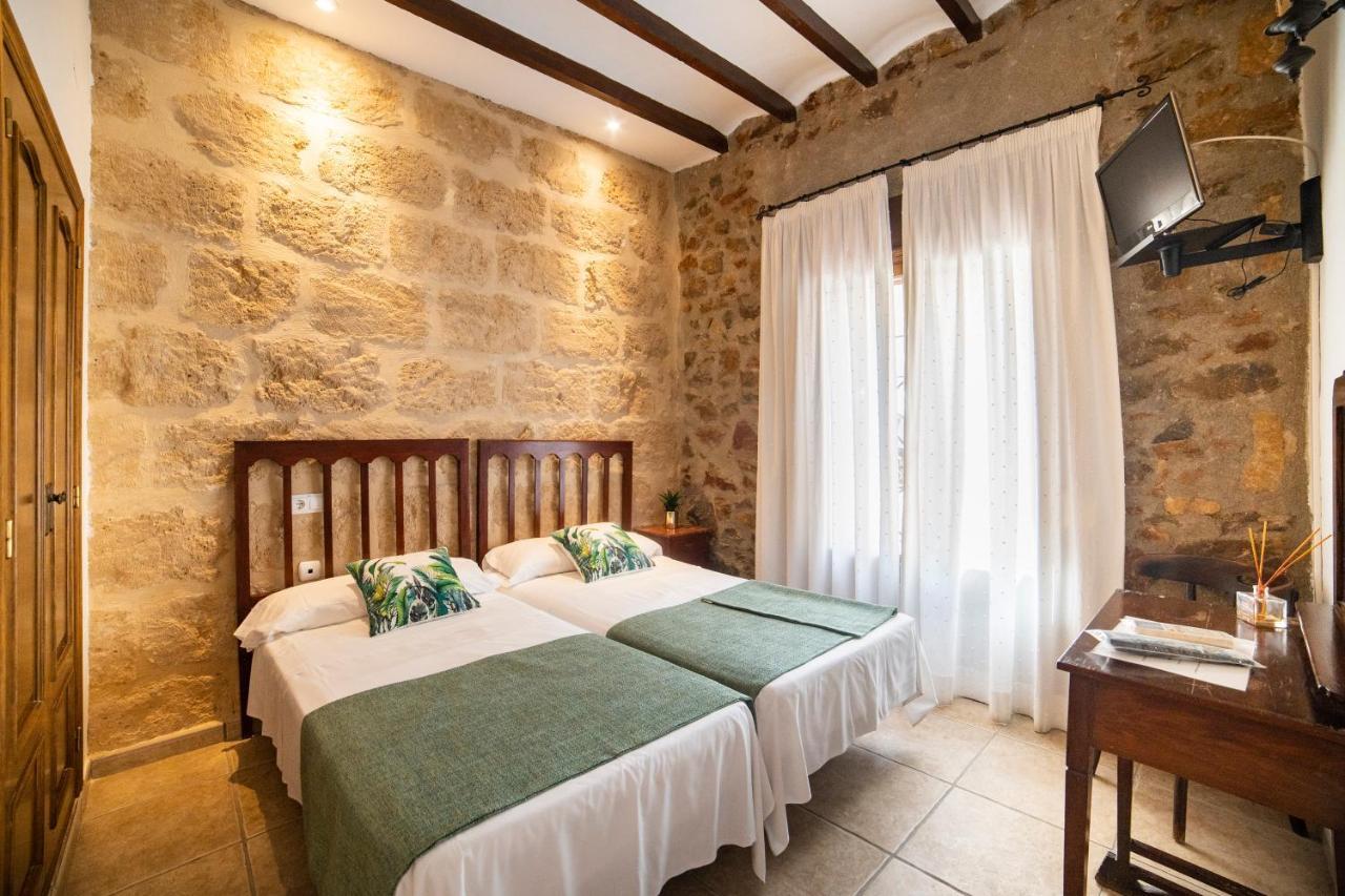 Hostal Tres Molins Jesus Pobre Exterior photo