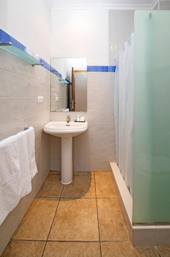 Hostal Tres Molins Jesus Pobre Exterior photo